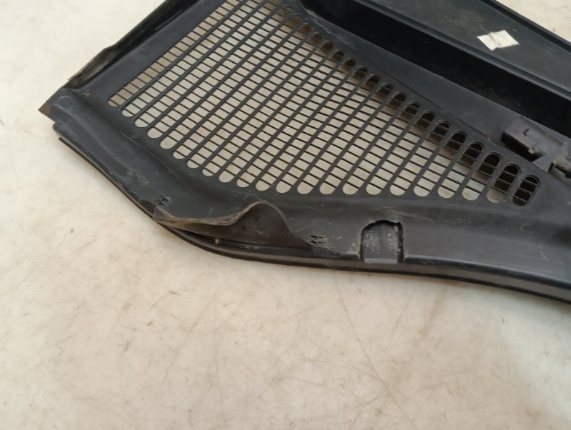 Планка под лобовое стекло