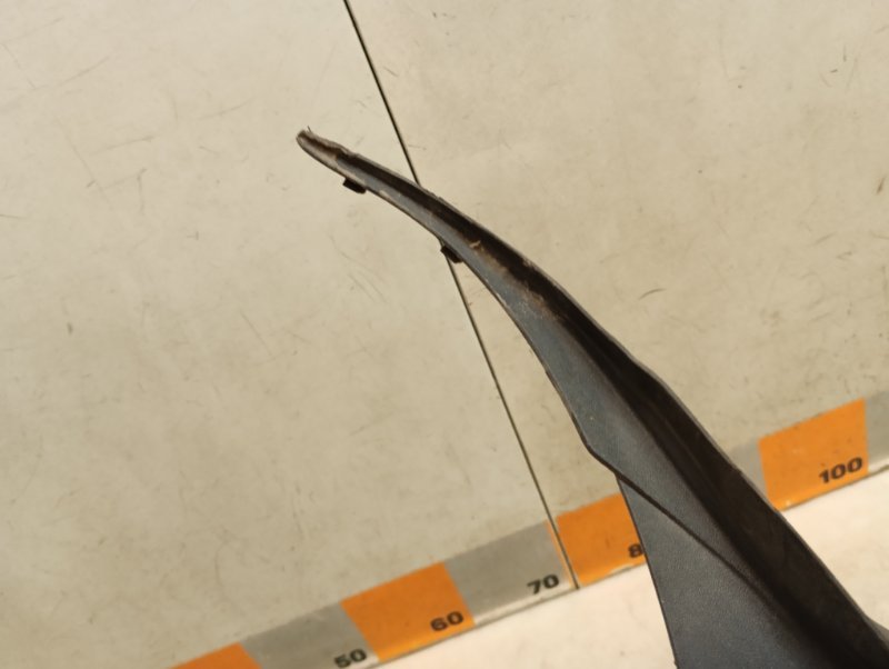 Планка под лобовое стекло