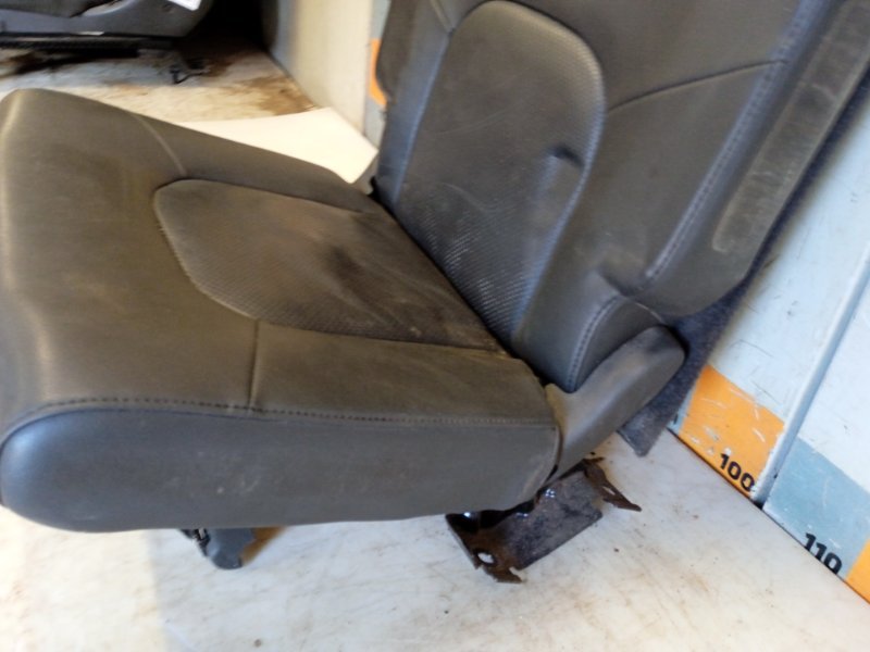 Сиденье салонное