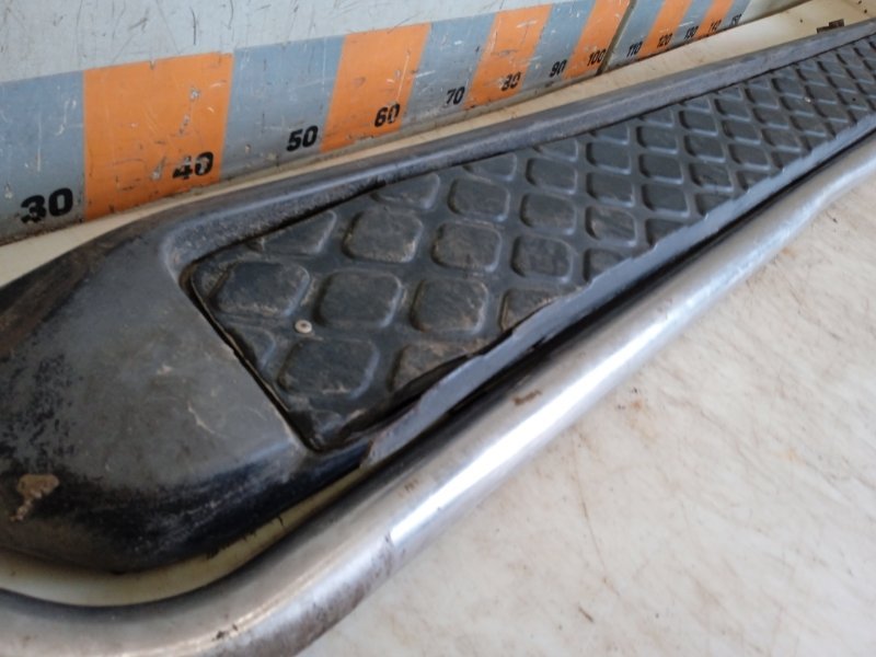 Подножка правая