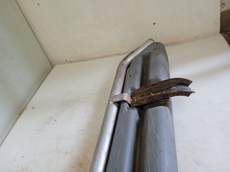 Подножка правая