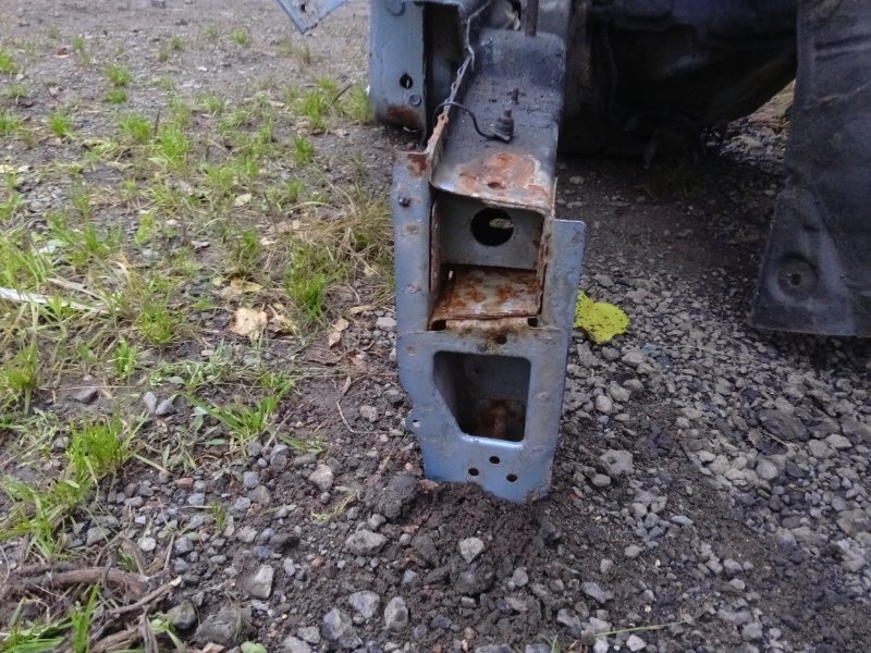 Лонжерон передний правый