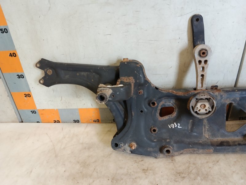 Балка подмоторная