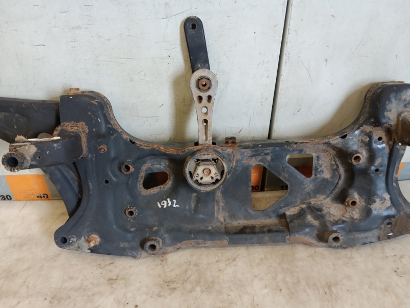 Балка подмоторная