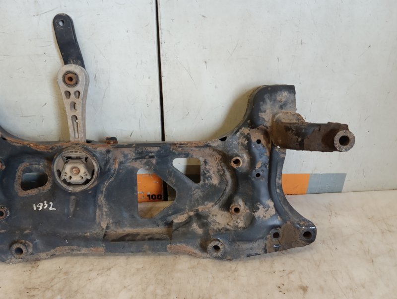 Балка подмоторная