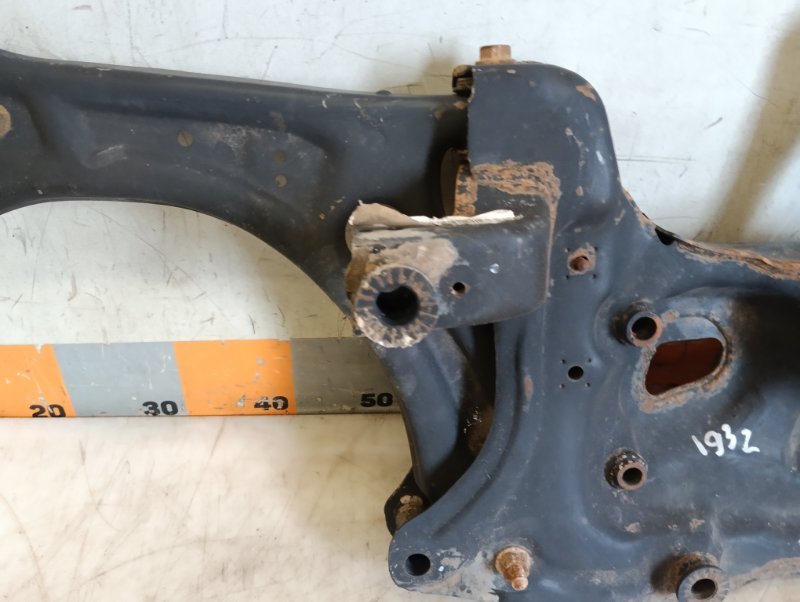 Балка подмоторная