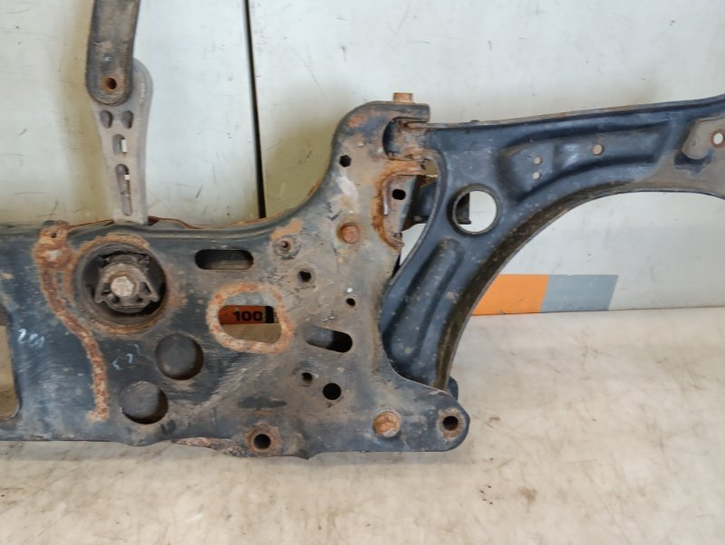 Балка подмоторная