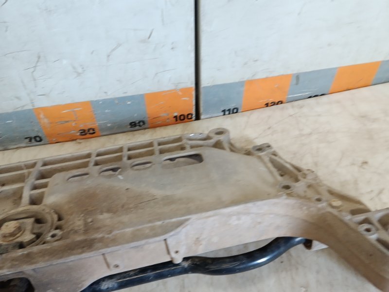 Балка подмоторная