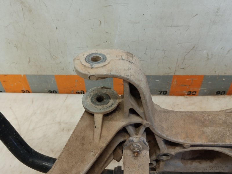 Балка подмоторная