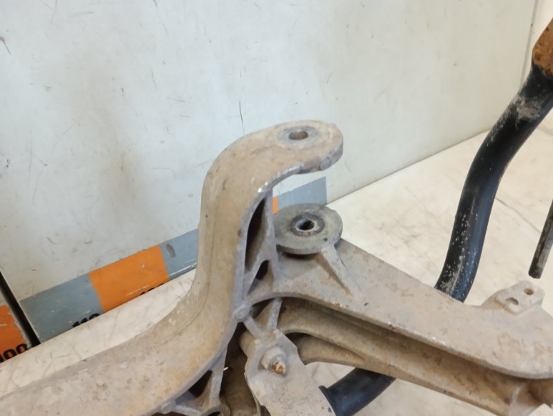 Балка подмоторная