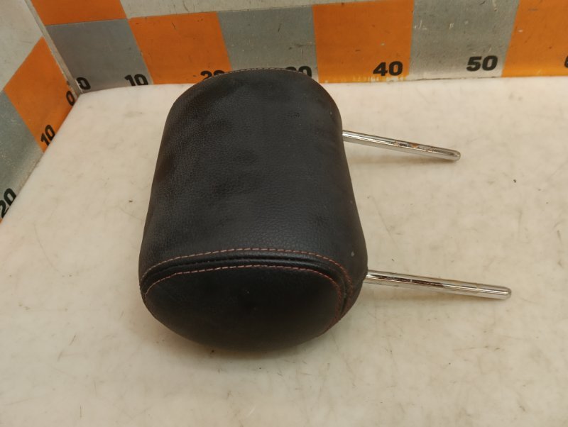 Подголовник сиденья