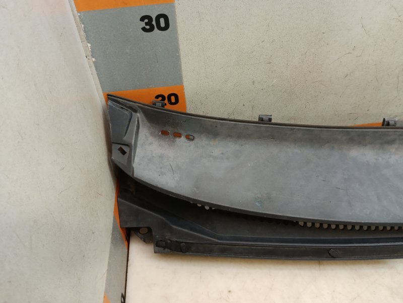 Решетка стеклоочистителей (Жабо)