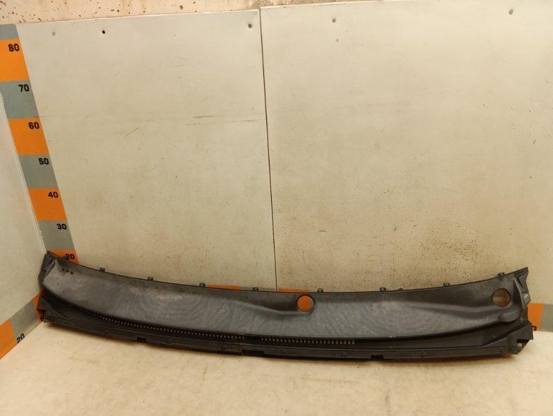 Решетка стеклоочистителей (Жабо)