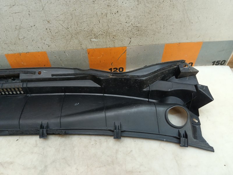 Решетка стеклоочистителей (Жабо)