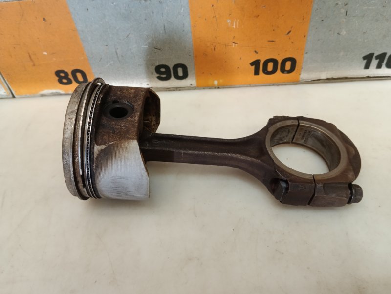 Поршень с шатуном