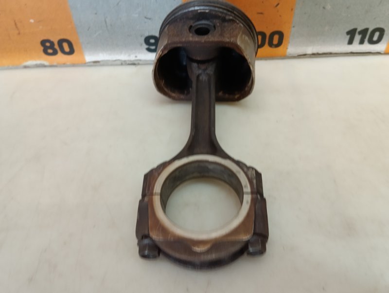 Поршень с шатуном