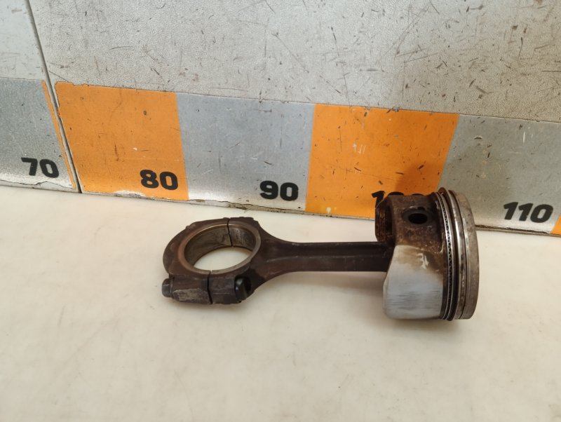 Поршень с шатуном