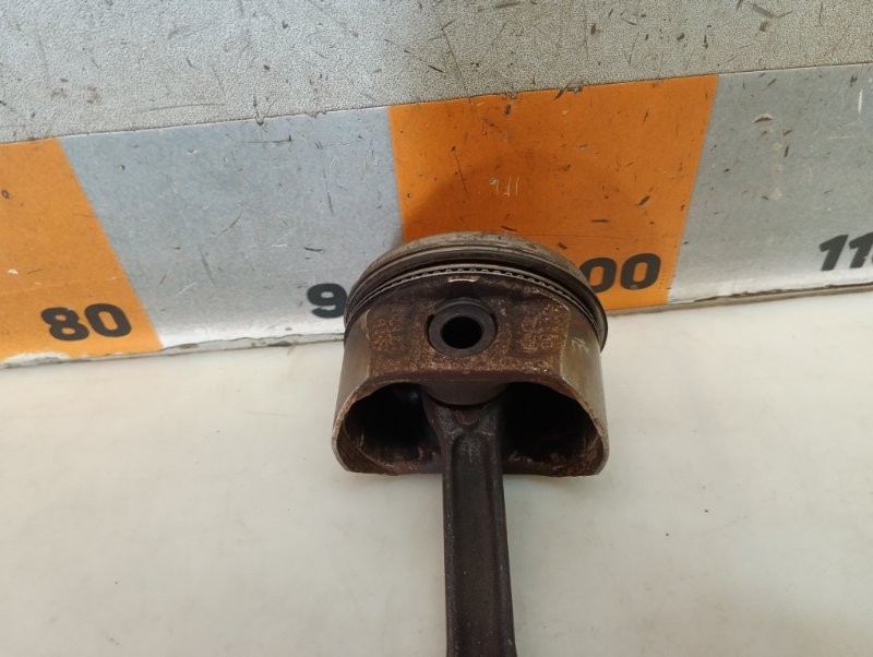 Поршень с шатуном