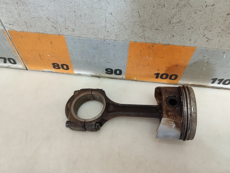 Поршень с шатуном