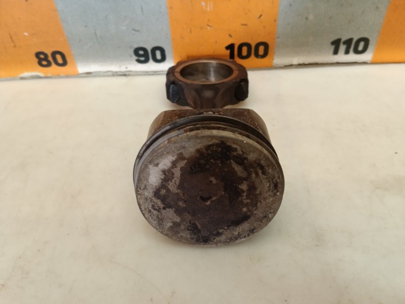 Поршень с шатуном