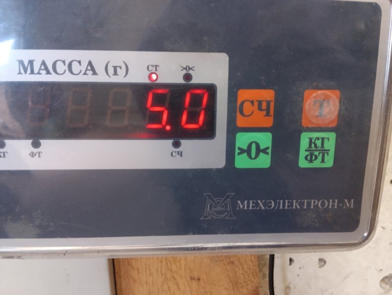 Стекло двери передней правой