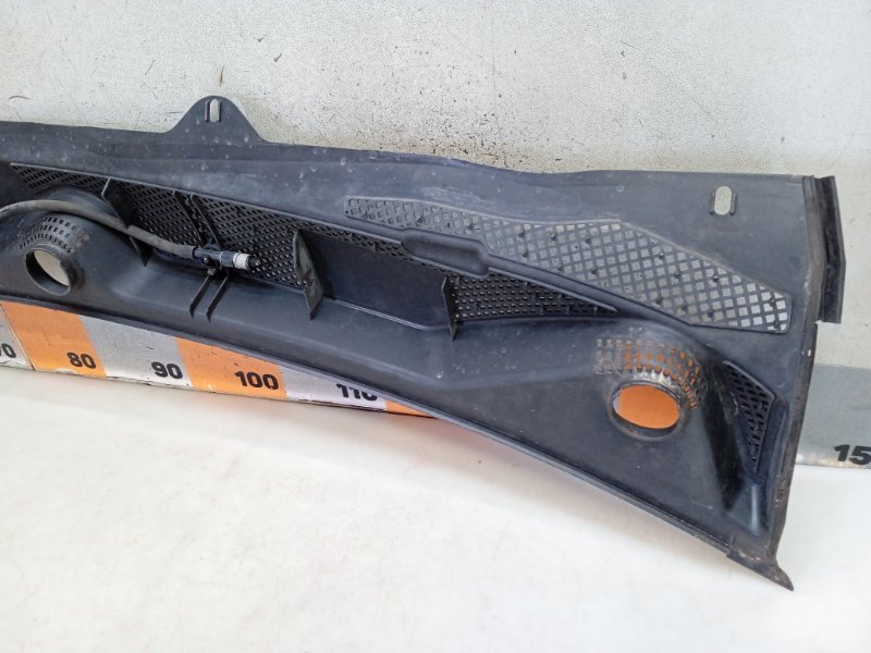 Решетка стеклоочистителей (Жабо)