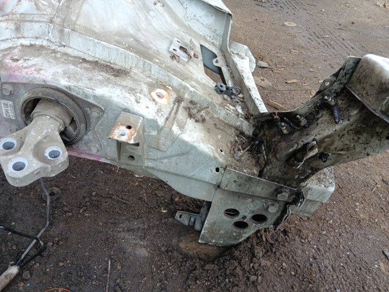 Лонжерон передний левый