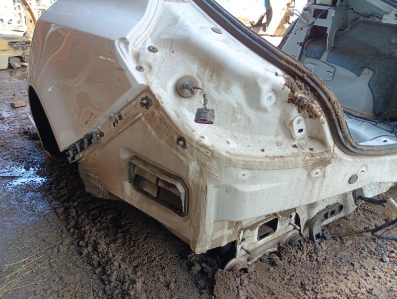 Крыло заднее левое