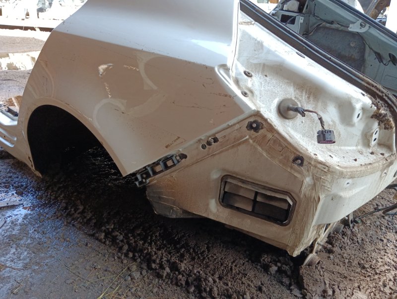 Крыло заднее левое