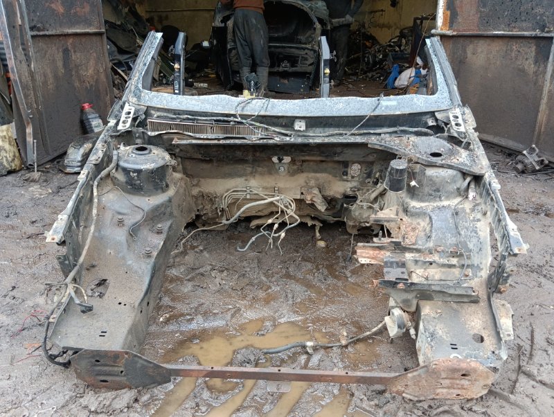 Кузовной элемент