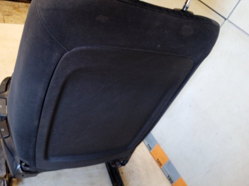 Сиденье переднее левое