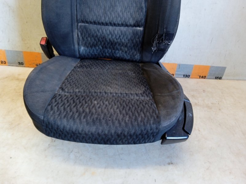 Сиденье переднее левое