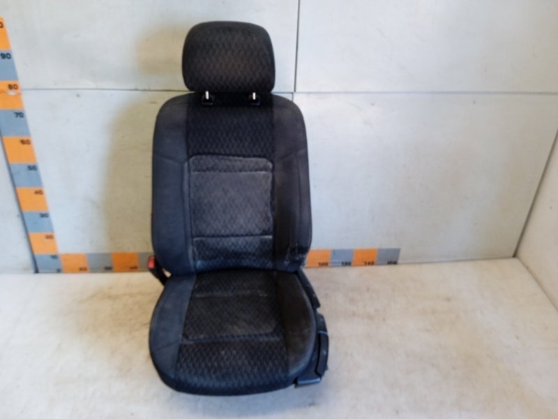 Сиденье переднее левое