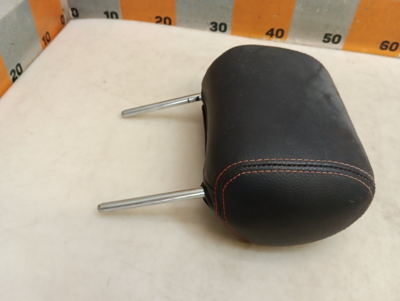 Подголовник сиденья