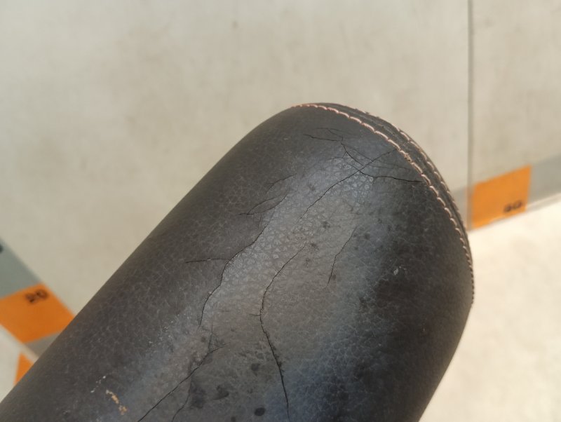 Подголовник сиденья