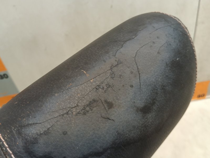 Подголовник сиденья