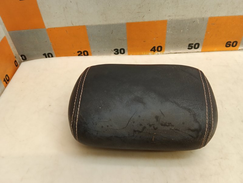 Подголовник сиденья