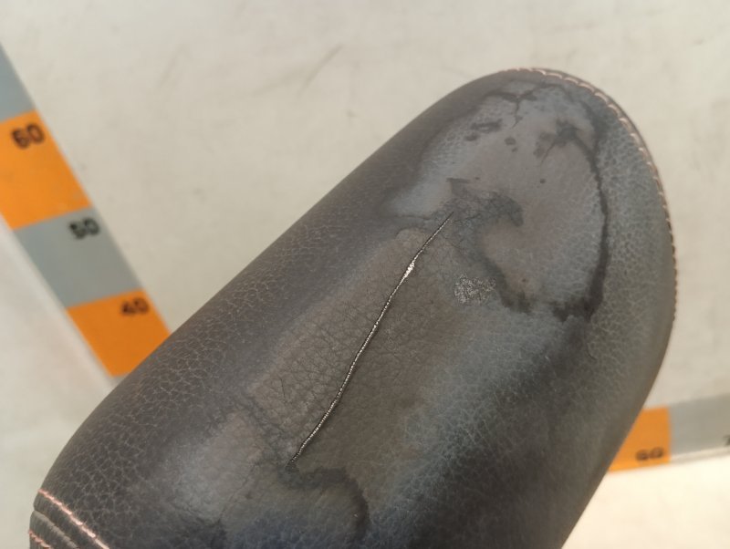 Подголовник сиденья