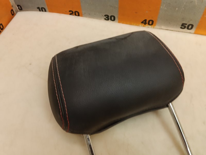 Подголовник сиденья