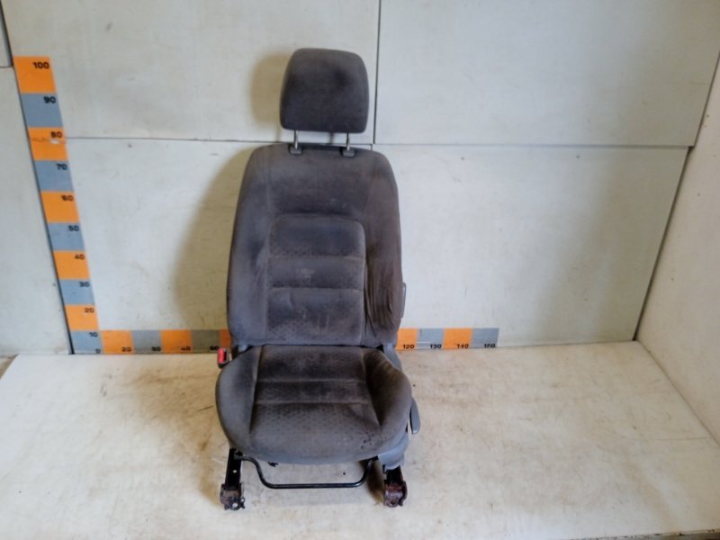 Сиденье переднее левое