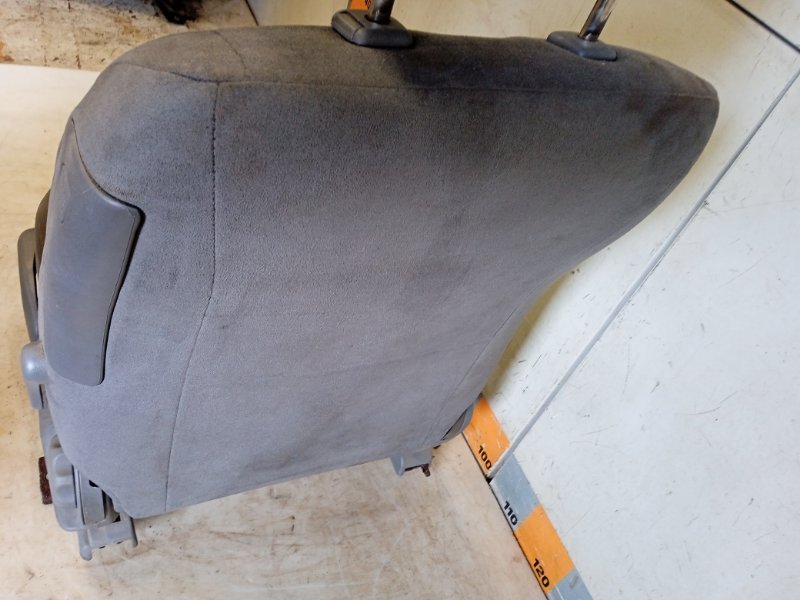 Сиденье переднее левое