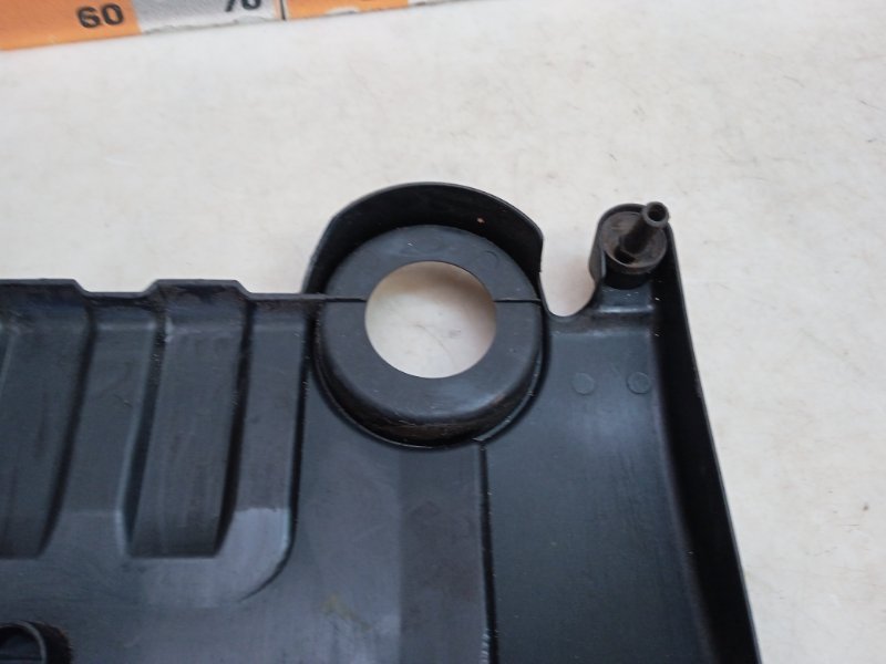 Крышка двигателя