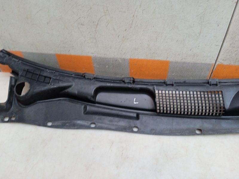 Планка под лобовое стекло