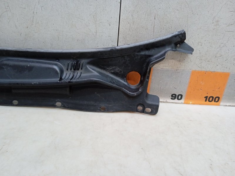 Планка под лобовое стекло