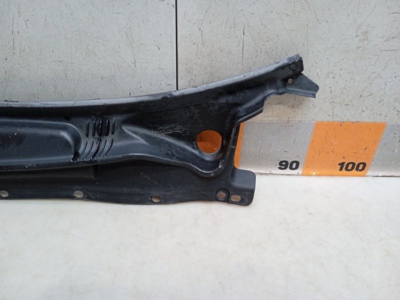 Планка под лобовое стекло