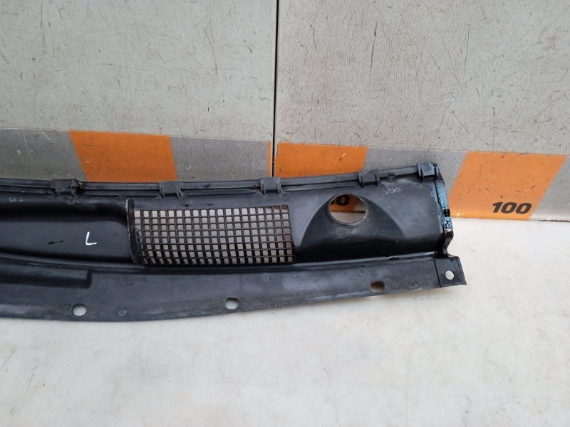 Планка под лобовое стекло