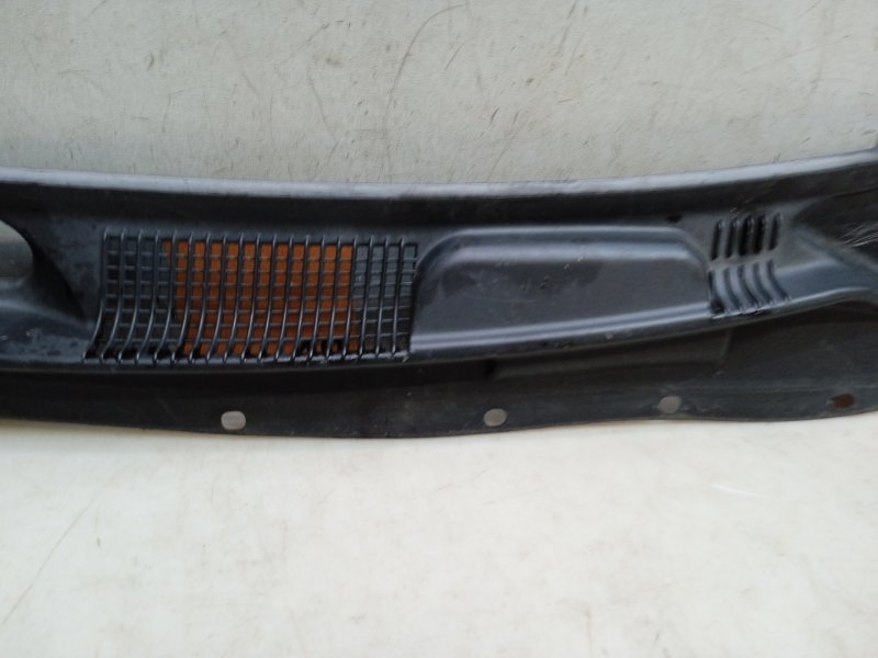 Планка под лобовое стекло