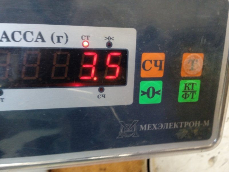 Стекло двери передней правой