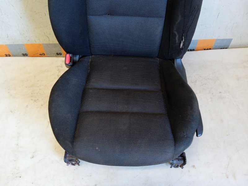 Сиденье переднее левое