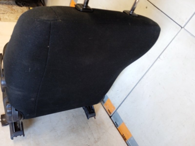 Сиденье переднее левое